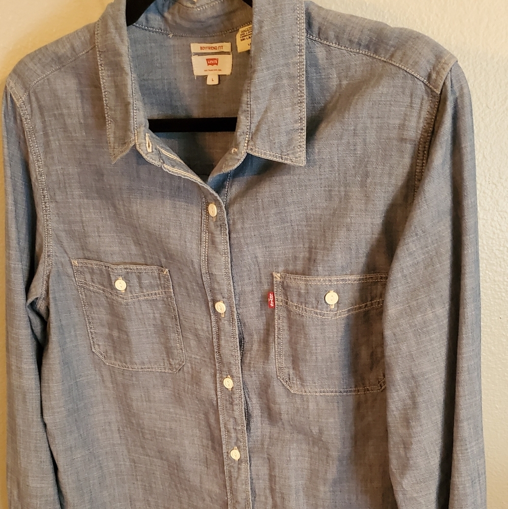 - Levi's women's chambray shirt